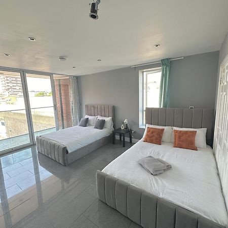 Luxury Private Room In Central Лондон Екстериор снимка