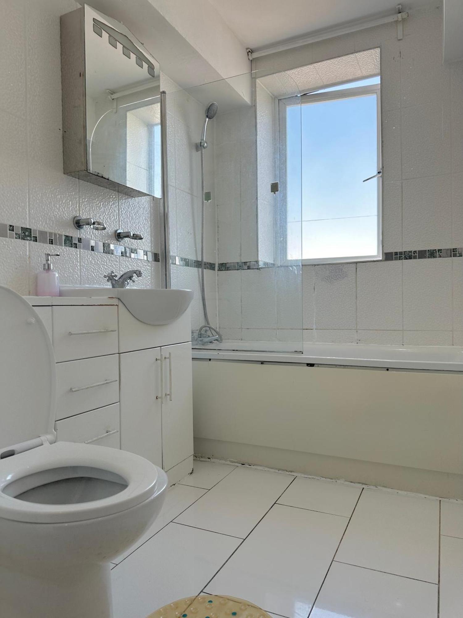 Luxury Private Room In Central Лондон Екстериор снимка