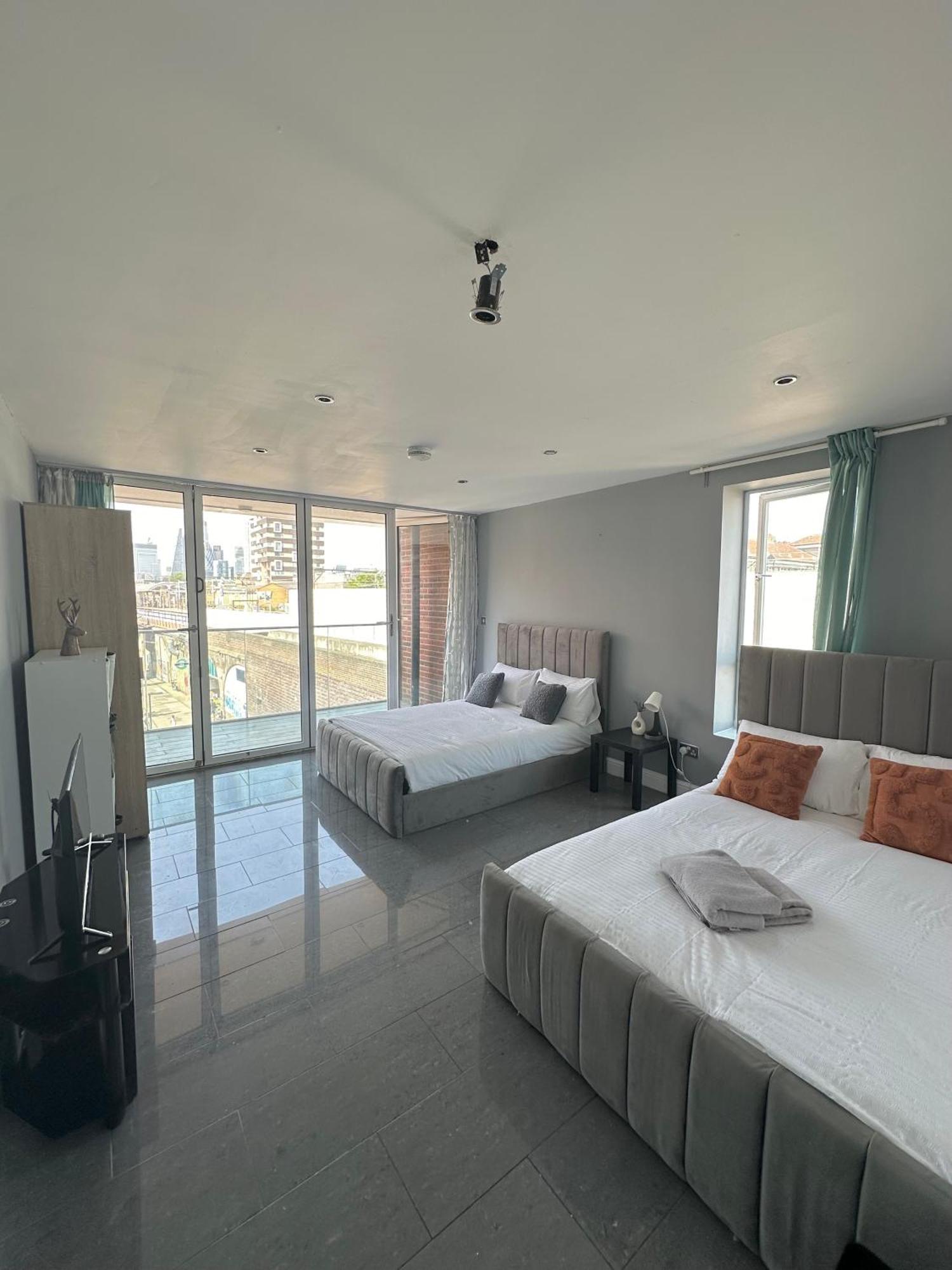 Luxury Private Room In Central Лондон Екстериор снимка