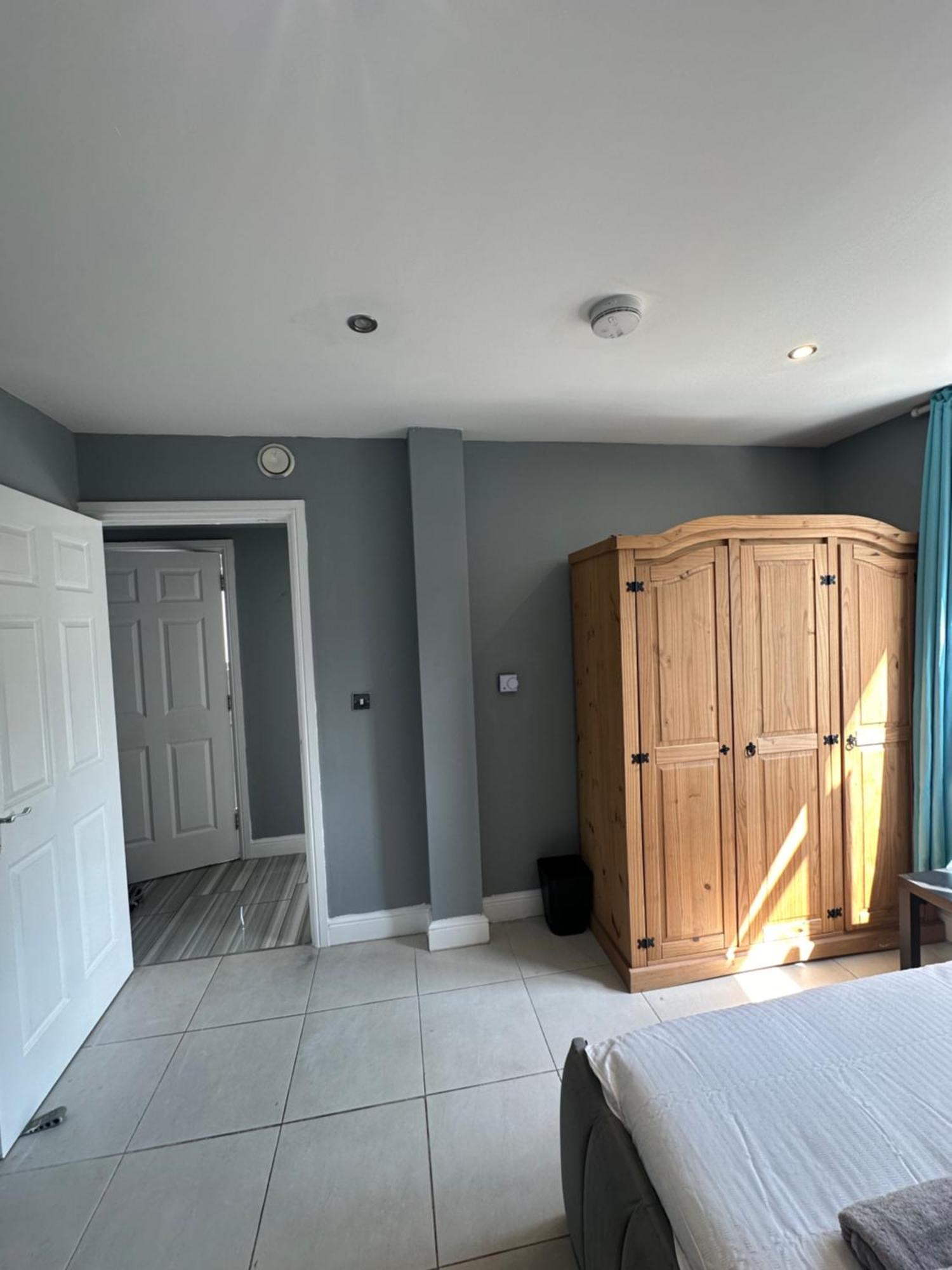 Luxury Private Room In Central Лондон Екстериор снимка