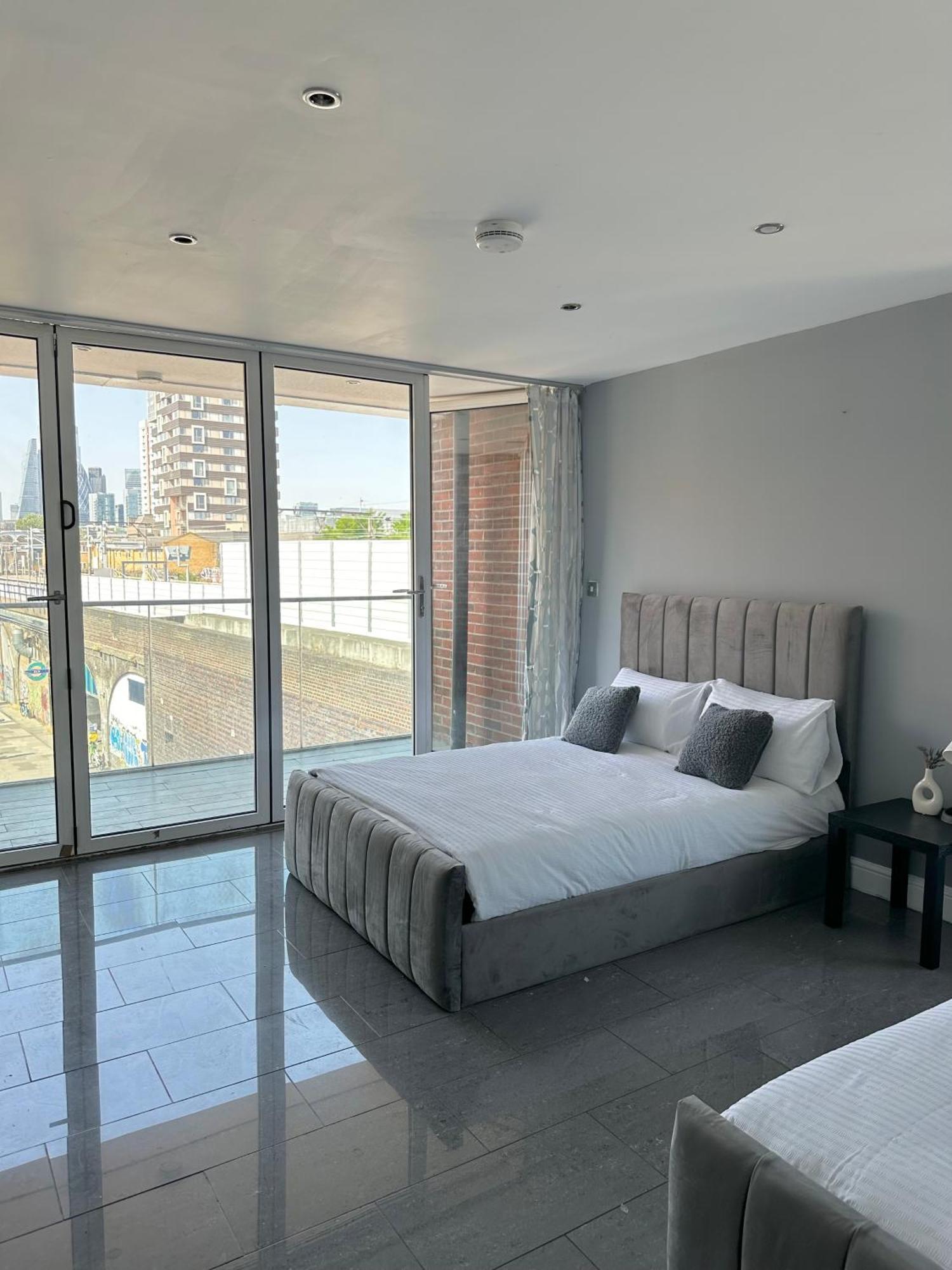 Luxury Private Room In Central Лондон Екстериор снимка